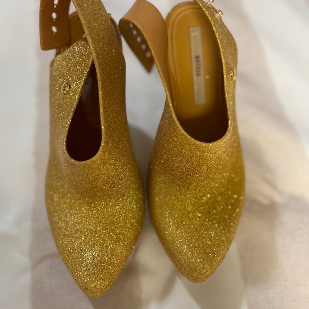Elegant Gold Women's Slingback Heels